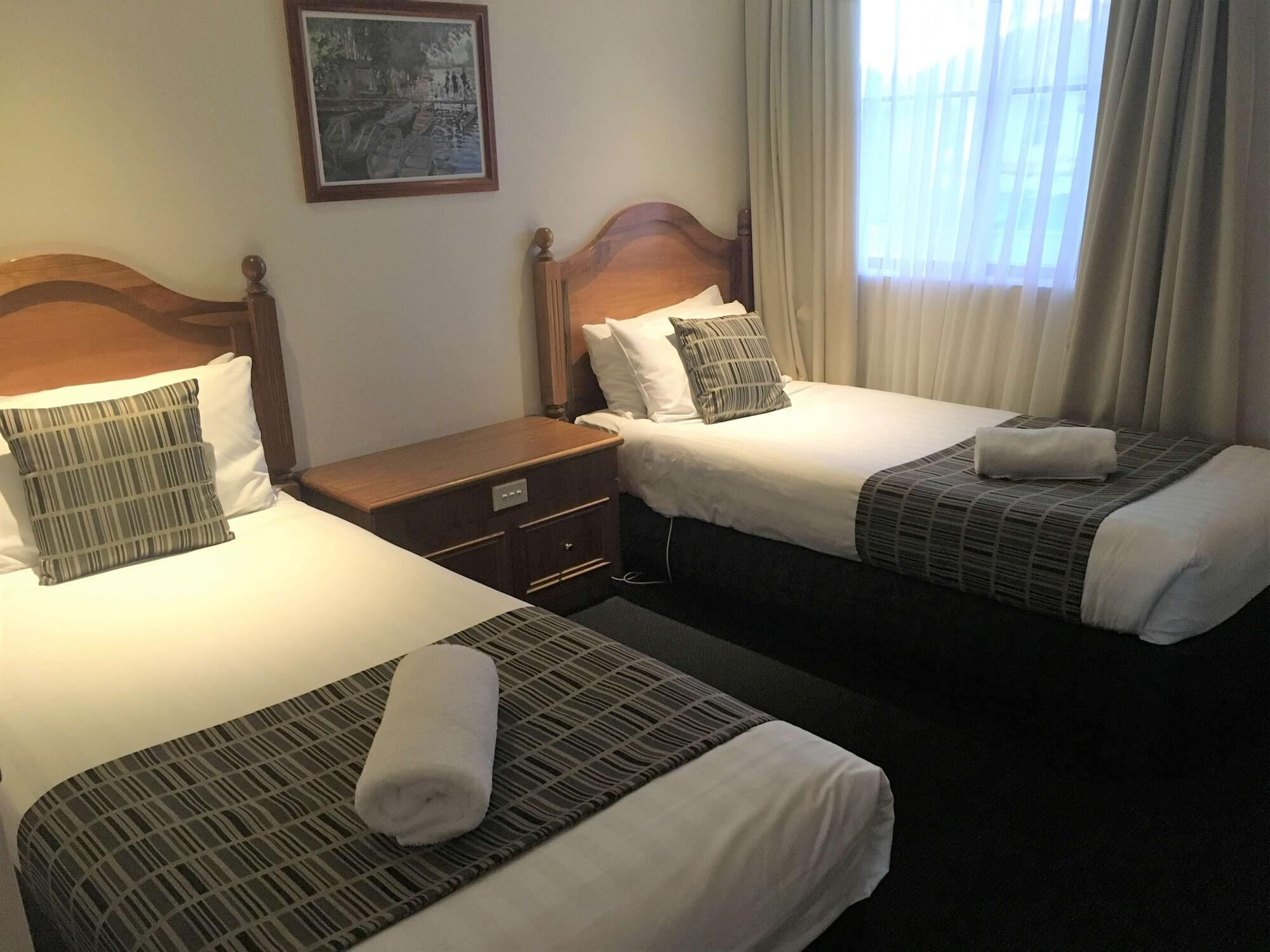 Best Western Ambassador Motor Inn & Apartments Wagga Wagga Exterior photo