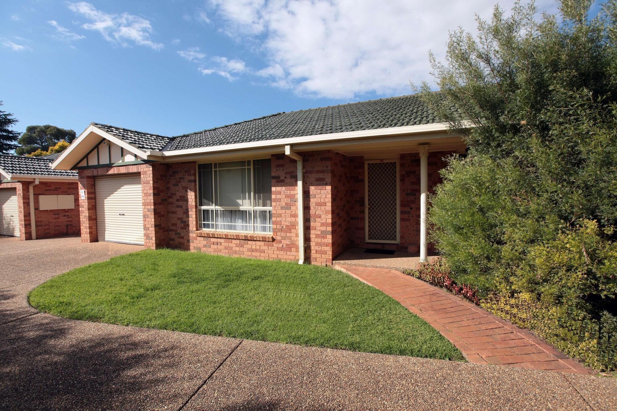 Best Western Ambassador Motor Inn & Apartments Wagga Wagga Exterior photo