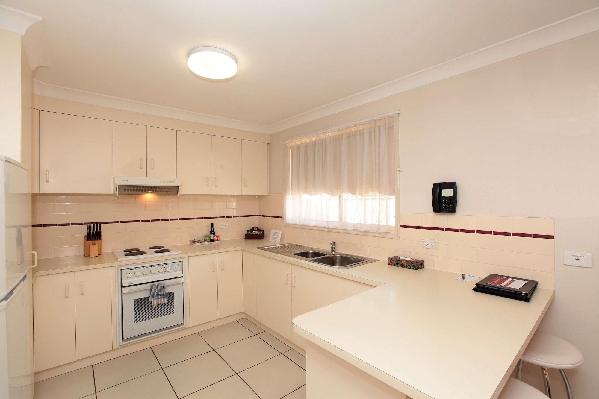 Best Western Ambassador Motor Inn & Apartments Wagga Wagga Exterior photo