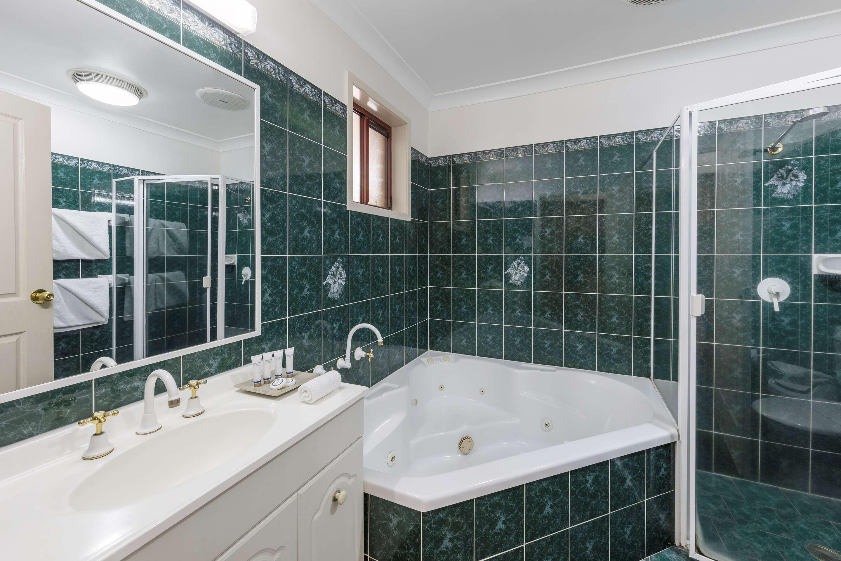 Best Western Ambassador Motor Inn & Apartments Wagga Wagga Exterior photo