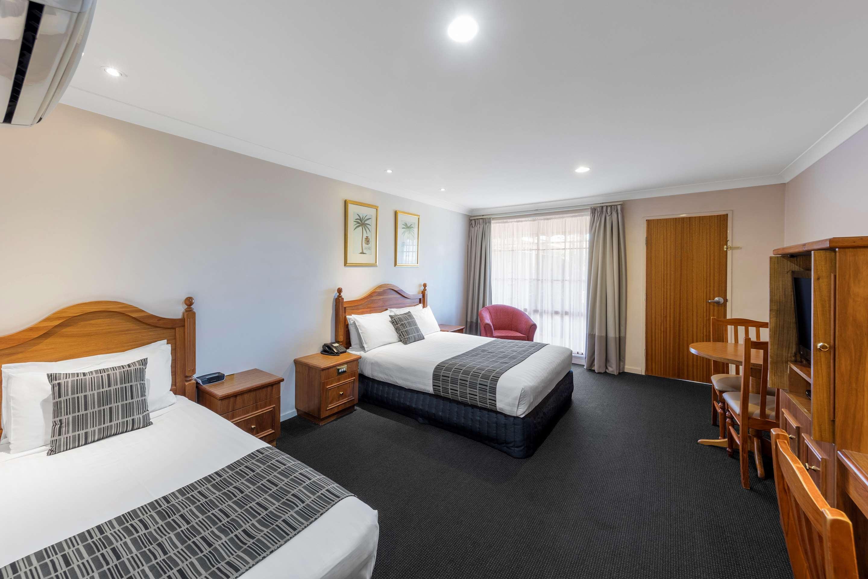Best Western Ambassador Motor Inn & Apartments Wagga Wagga Exterior photo