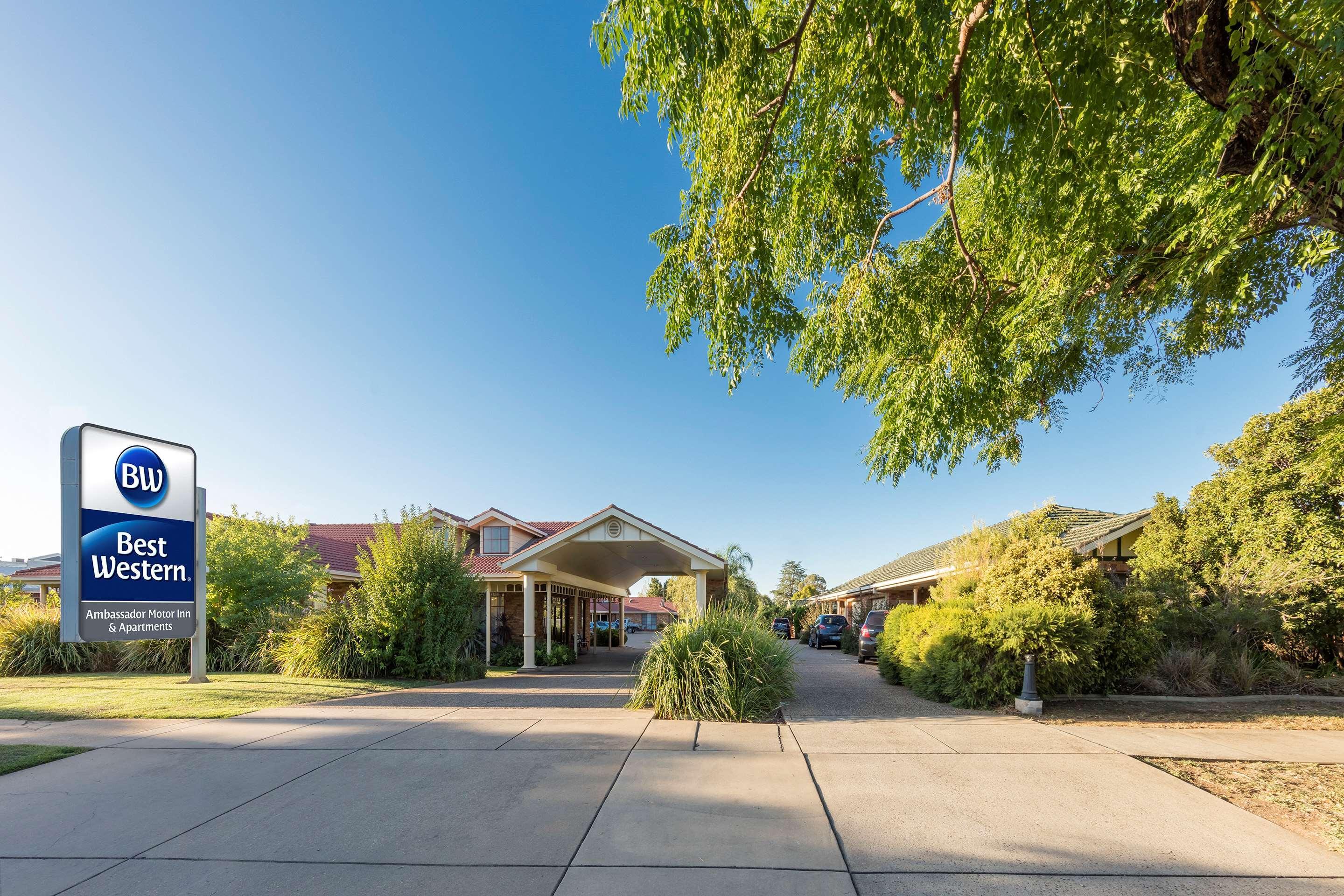 Best Western Ambassador Motor Inn & Apartments Wagga Wagga Exterior photo