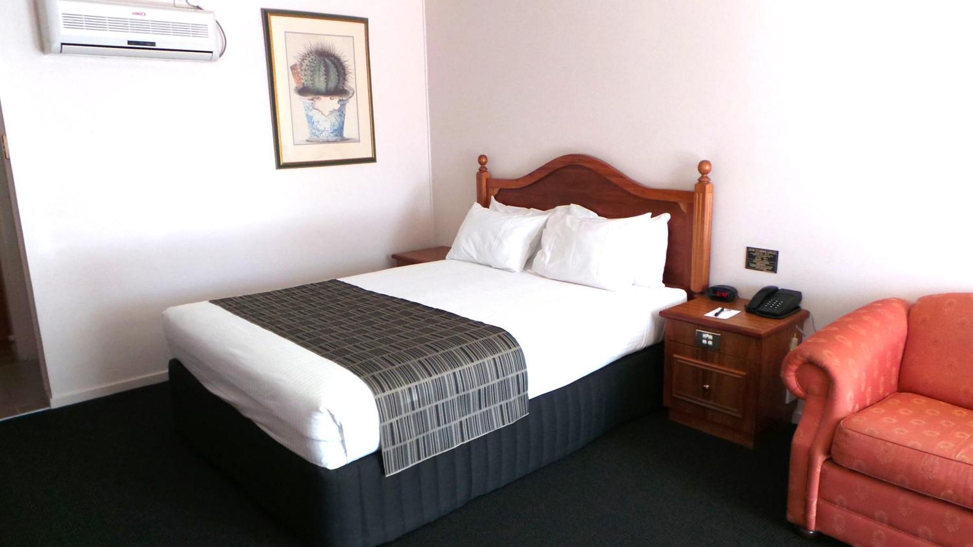 Best Western Ambassador Motor Inn & Apartments Wagga Wagga Exterior photo