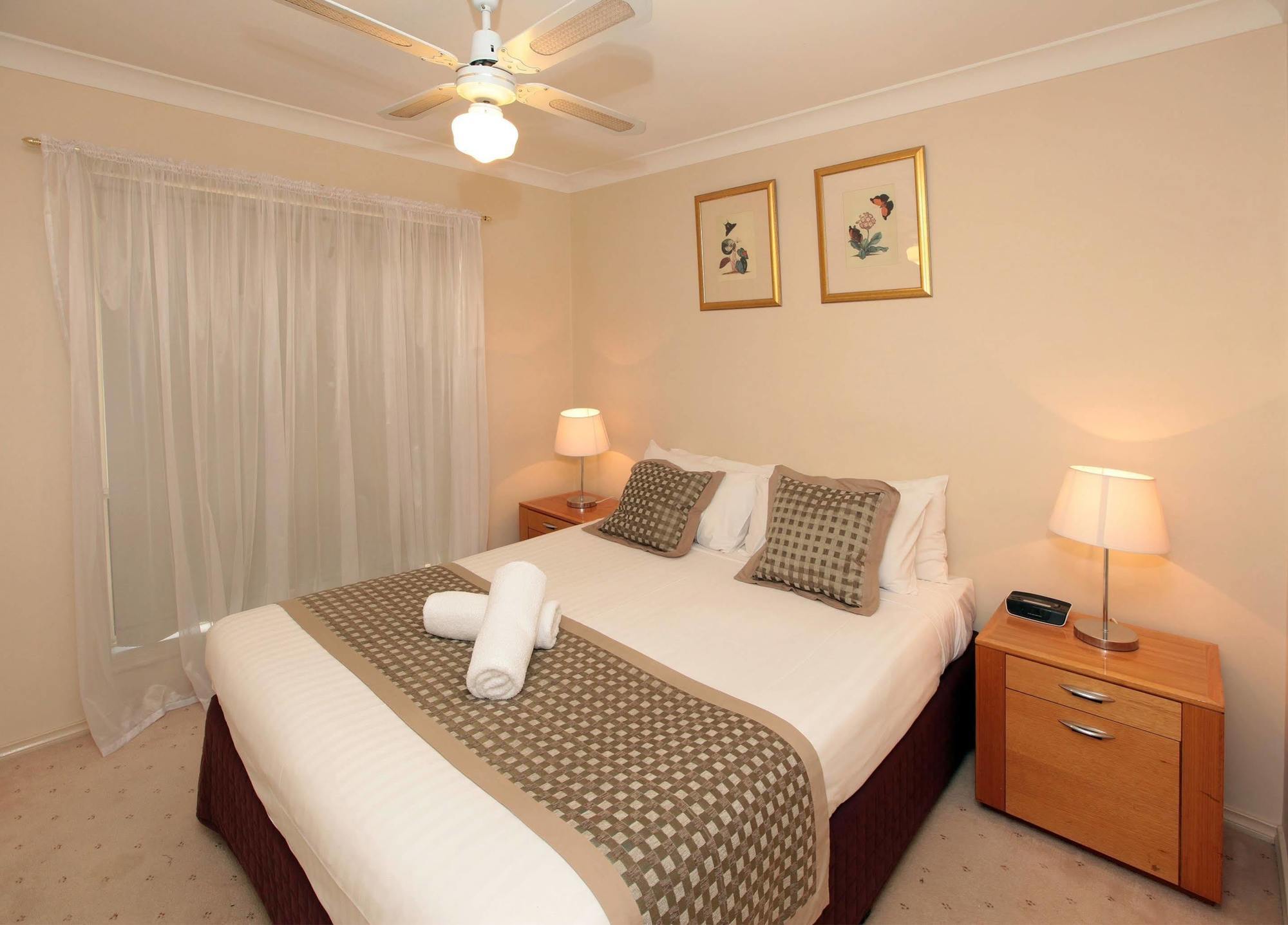 Best Western Ambassador Motor Inn & Apartments Wagga Wagga Exterior photo